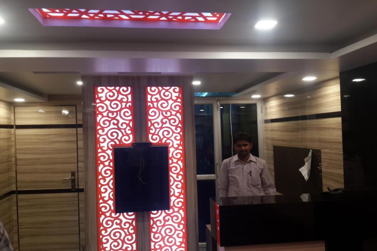 ホテルOyo 86669 Arnav Residency ニューデリー エクステリア 写真